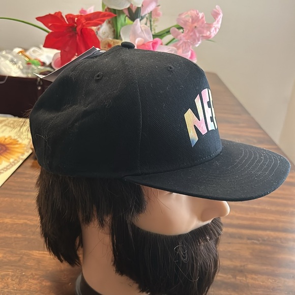 NEFF ADJUSTABLE HATS unisex.. - Picture 4 of 9